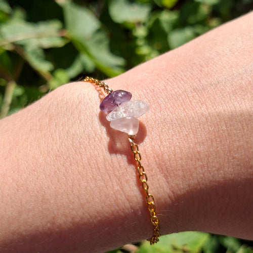 Golden triangle chip bracelet